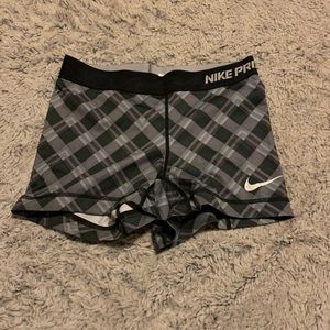 Nike pro fit